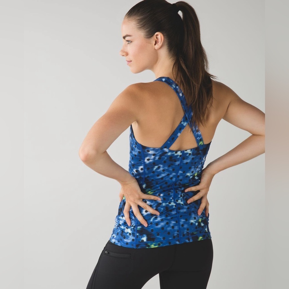 EUC Lululemon Kanto Catch Me Tank
*Windy Blooms Saphire Blue Multi / Naval Blue
